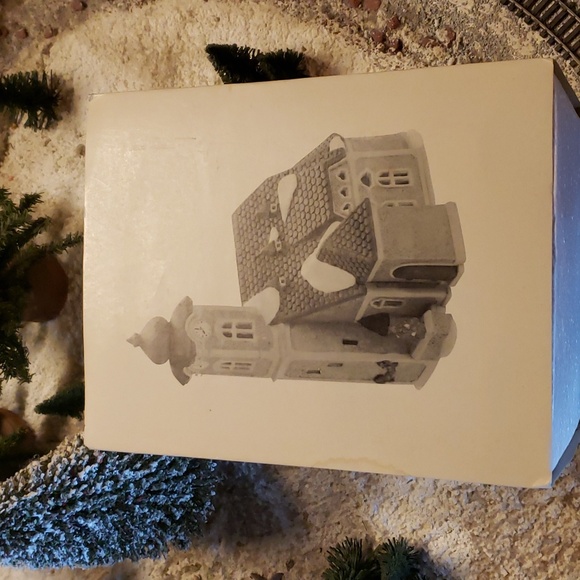 DEPARTMENT 56 - Alpine Village - Alpine Church - In Original Box - Picture 9 of 10